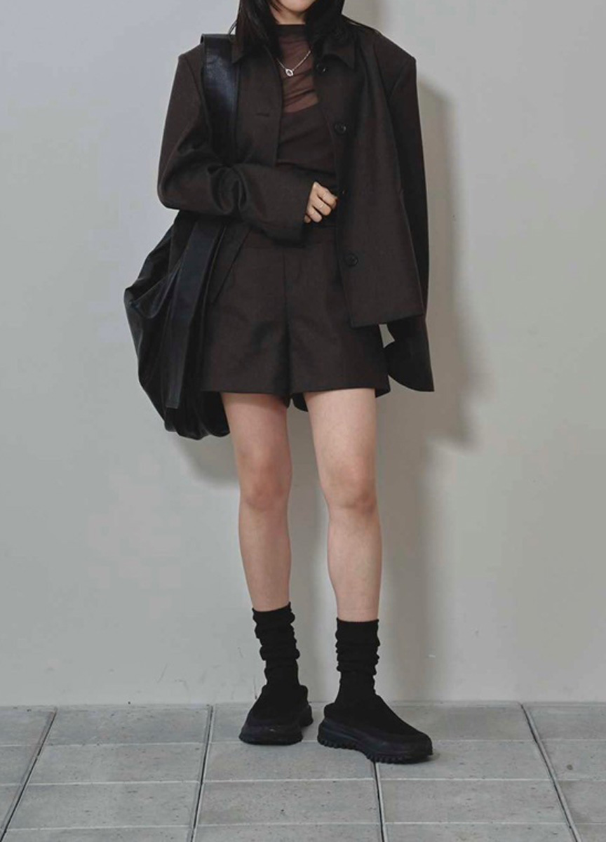 不規則剪裁下襬上衣